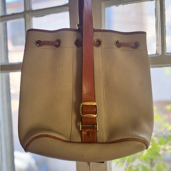 RARE! Vintage Dooney & Bourke Bucket Bag with tassels - Picture 6 of 8